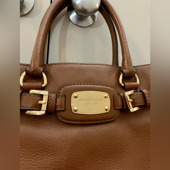 Michael Kors Handbag with Charm - Picture 3 of 12